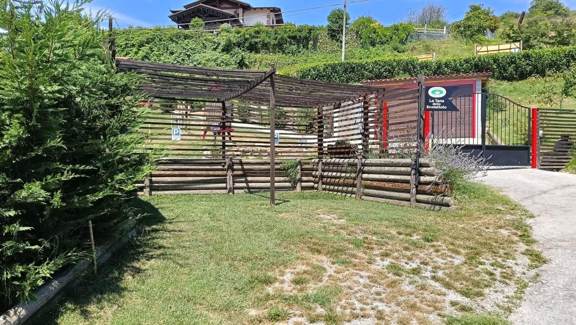 La Tana Dello Scoiattolo - Adults Only Bed & Breakfast Murazzano  Екстериор снимка
